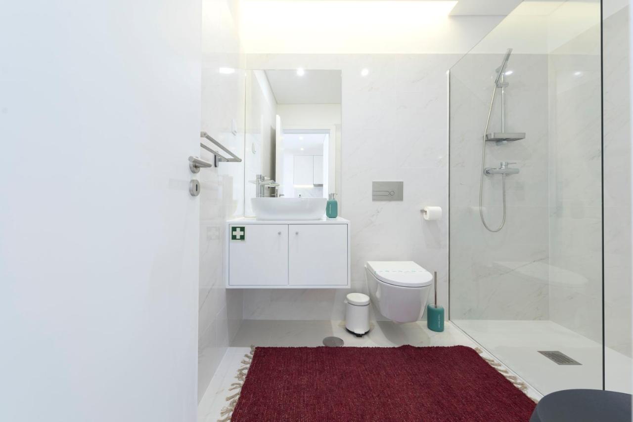 Lovelystay - Central Flat W/ Ac & Balcony Porto Exterior photo
